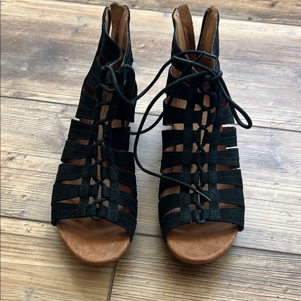 Women's Black Strappy Sandals